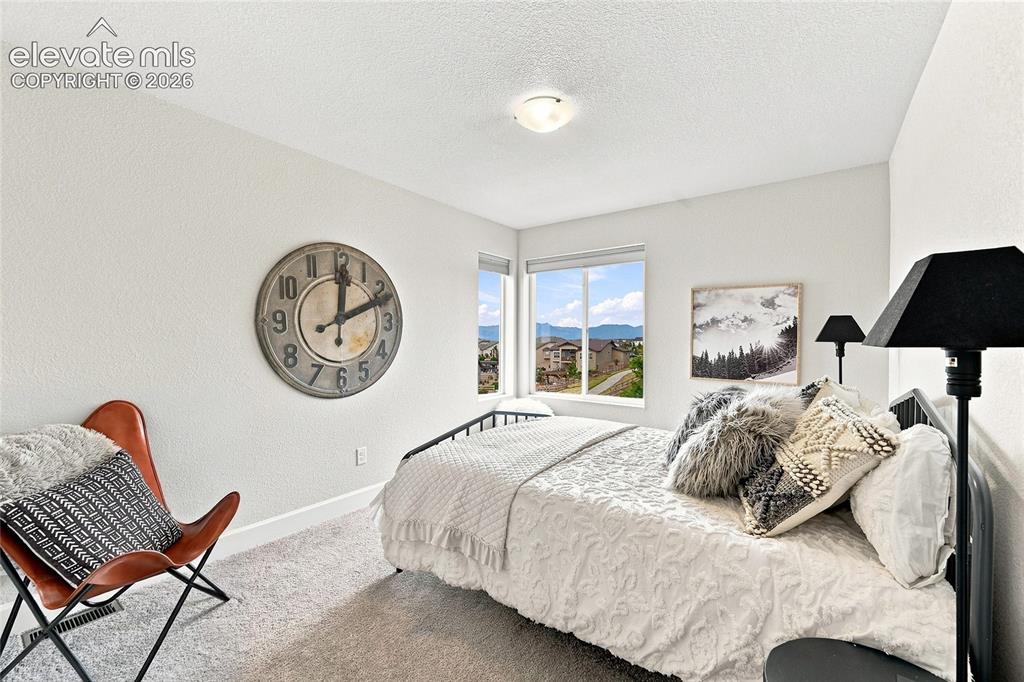 Image 16 of 29: Bedroom