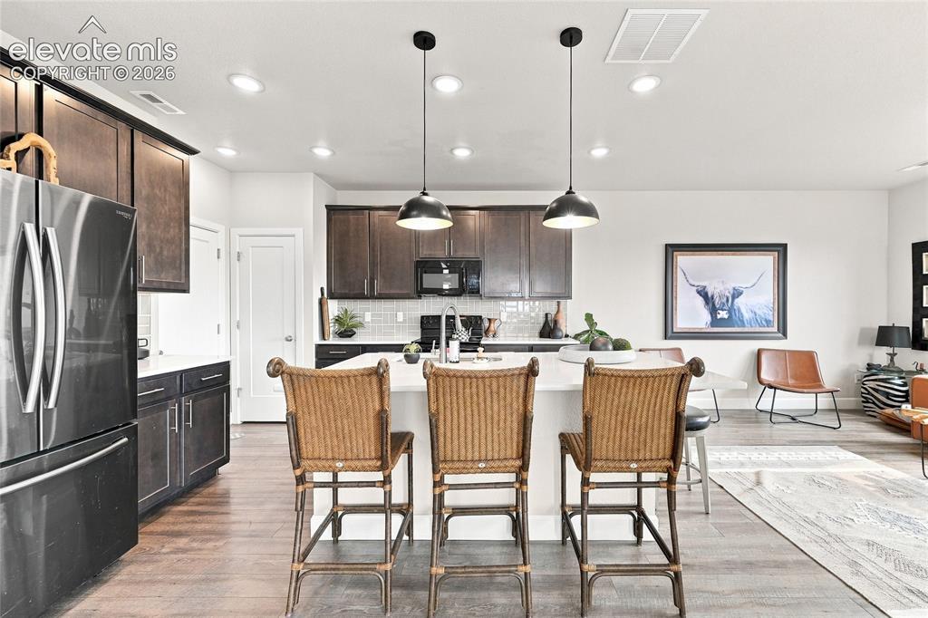 Image 9 of 29: Kitchen