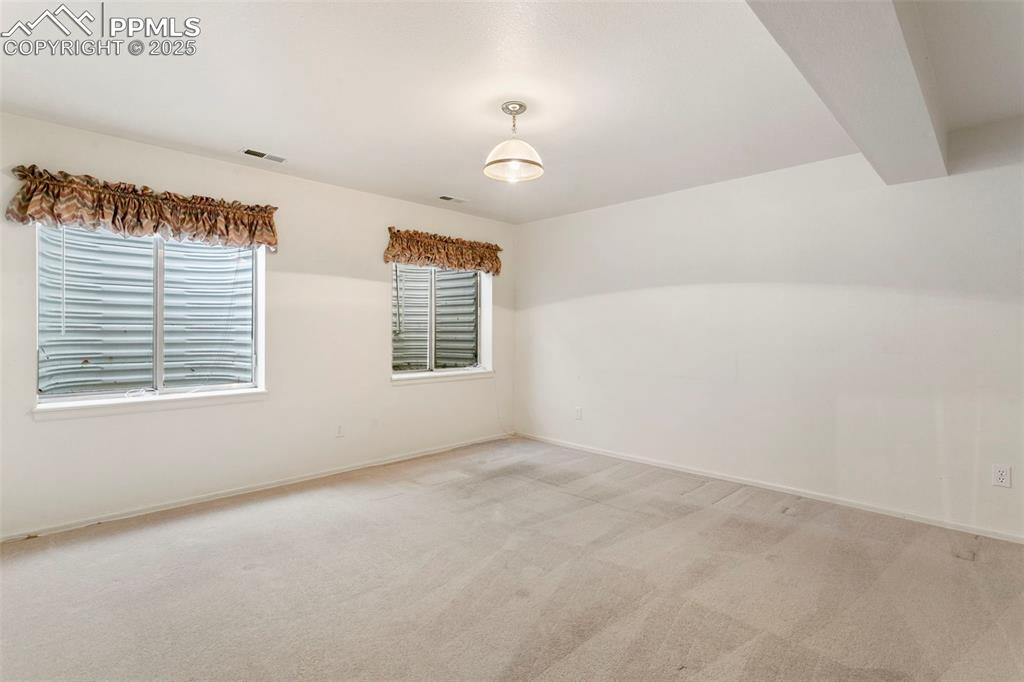 Image 26 of 38: Bright and Airy!
