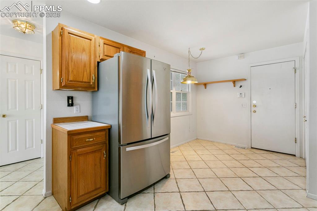 Image 8 of 38: Breakfast Nook!