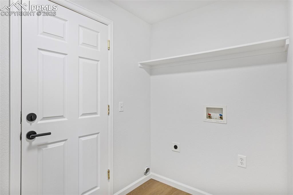 Image 17 of 33: Laundry