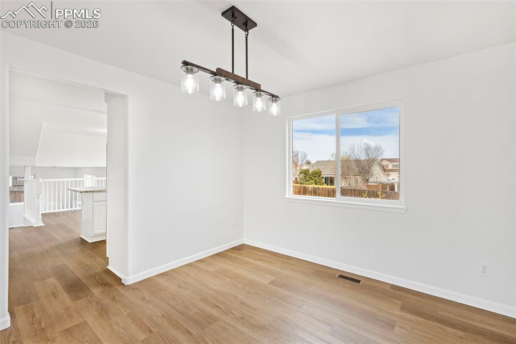 Image 8 of 33: Dining Area