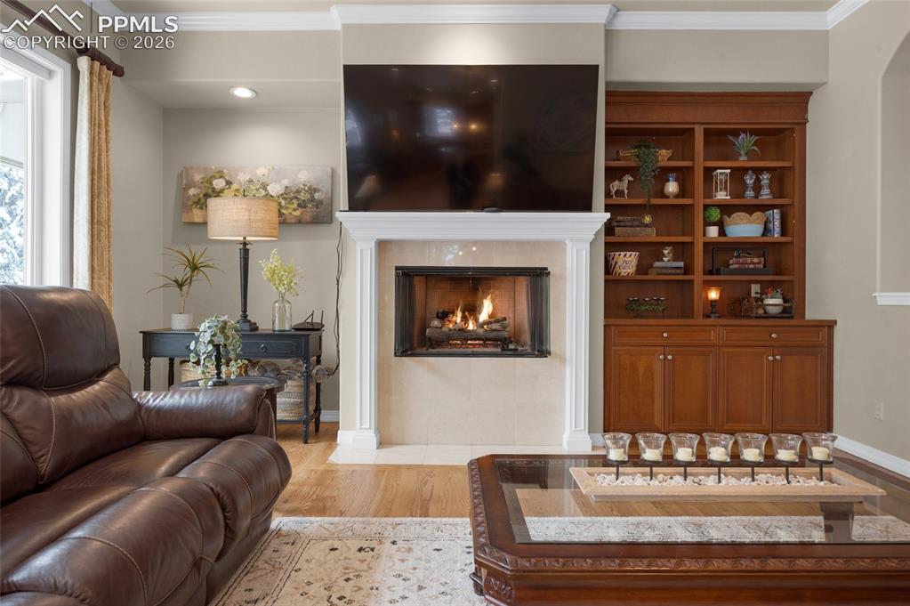 Image 10 of 50: Living Room