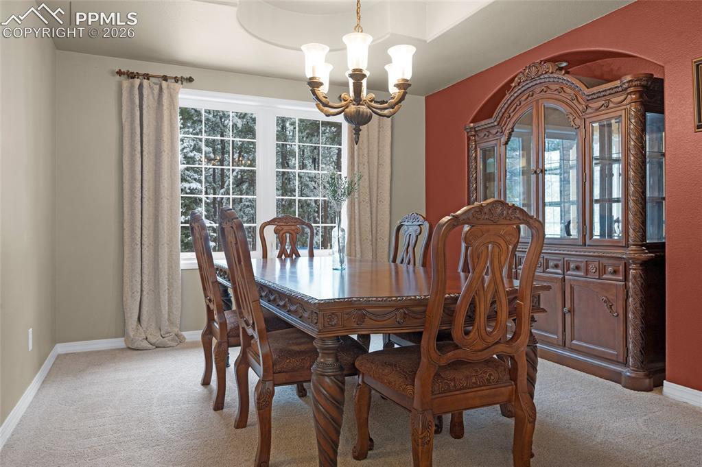 Image 16 of 50: Dining Room