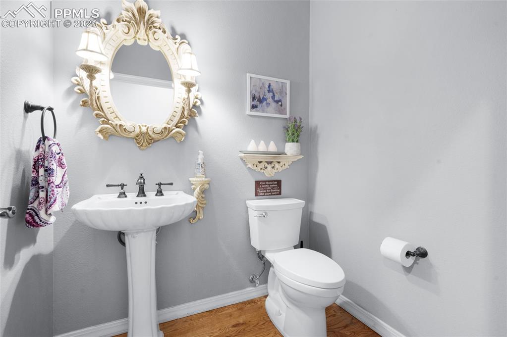 Image 18 of 50: Bathroom