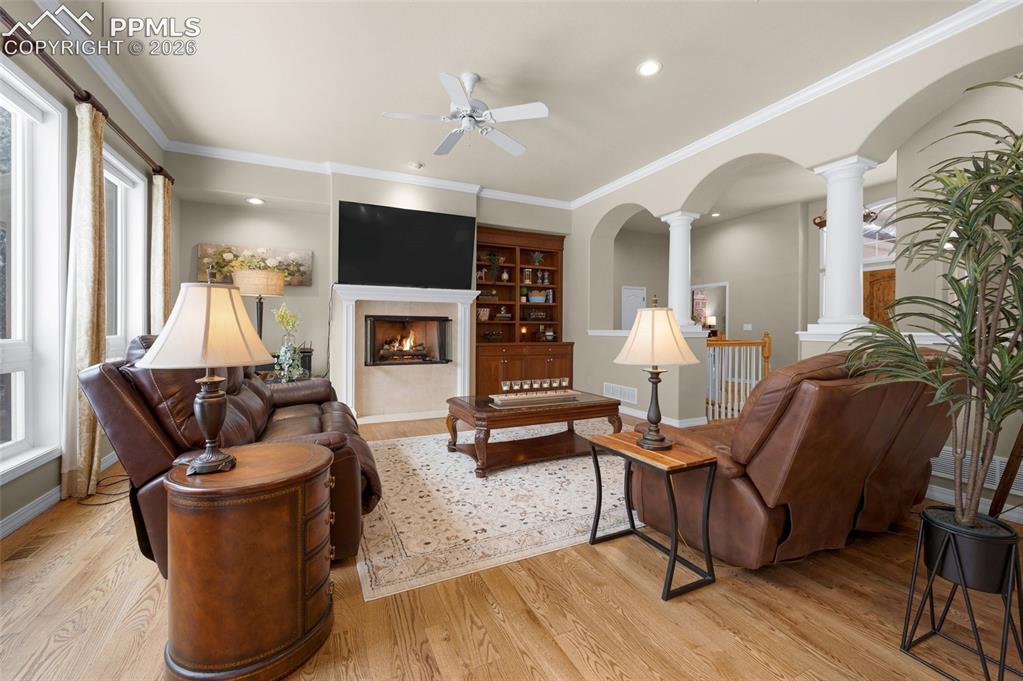 Image 9 of 50: Living Room