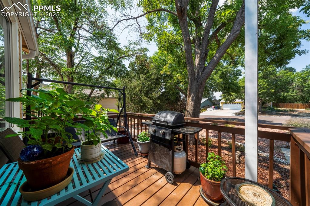 Image 25 of 36: quiet and relaxing front deck