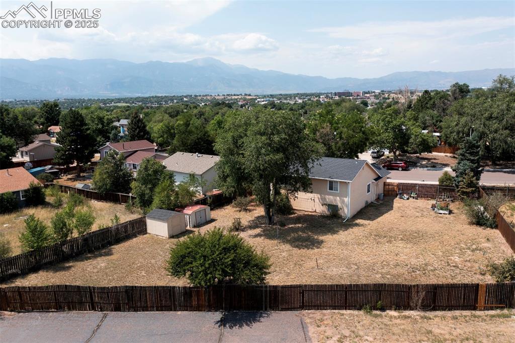 Image 26 of 36: huge back yard! 