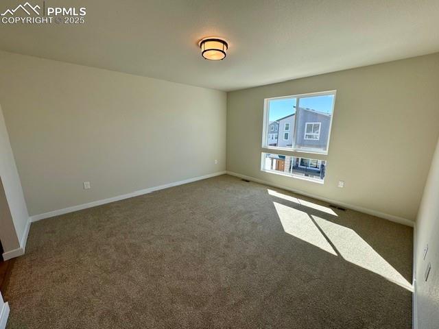 Image 8 of 15: Bedroom
