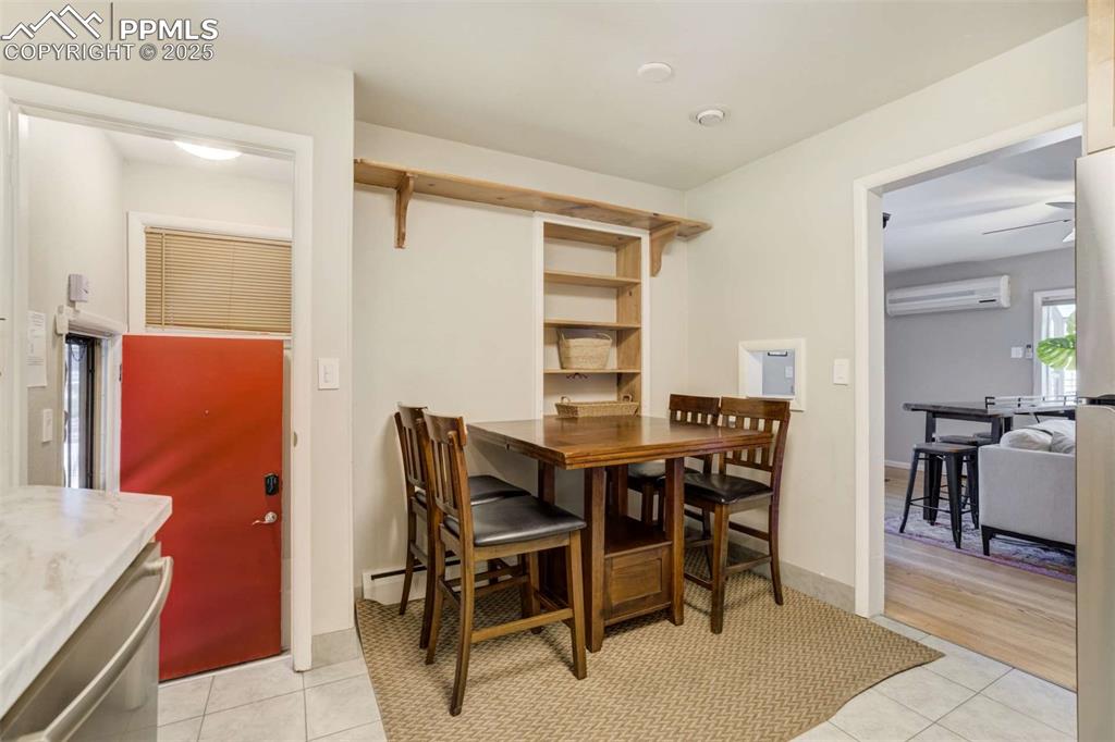 Image 13 of 42: Dining Area