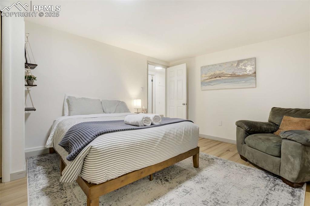 Image 25 of 42: Bedroom