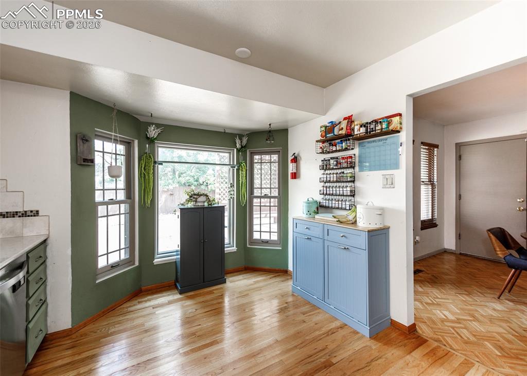 Image 13 of 48: Kitchen