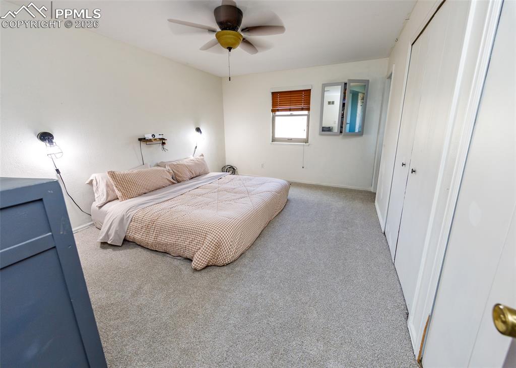 Image 21 of 48: Bedroom