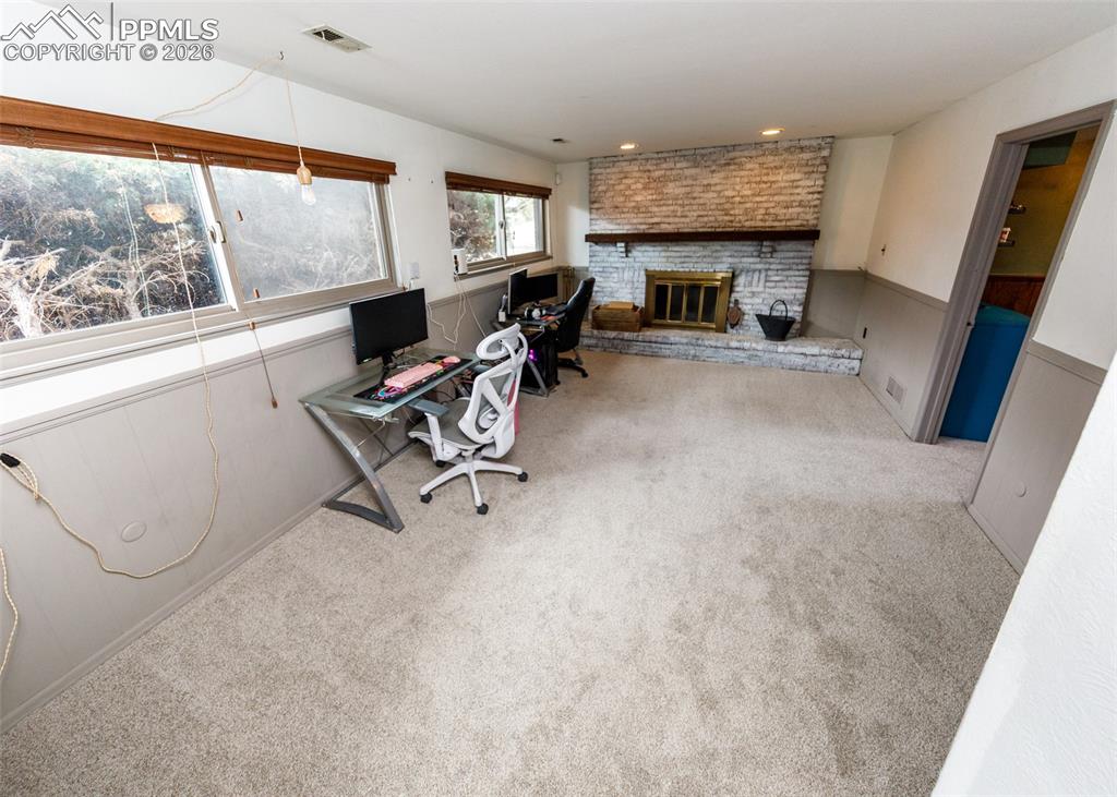 Image 30 of 48: Office