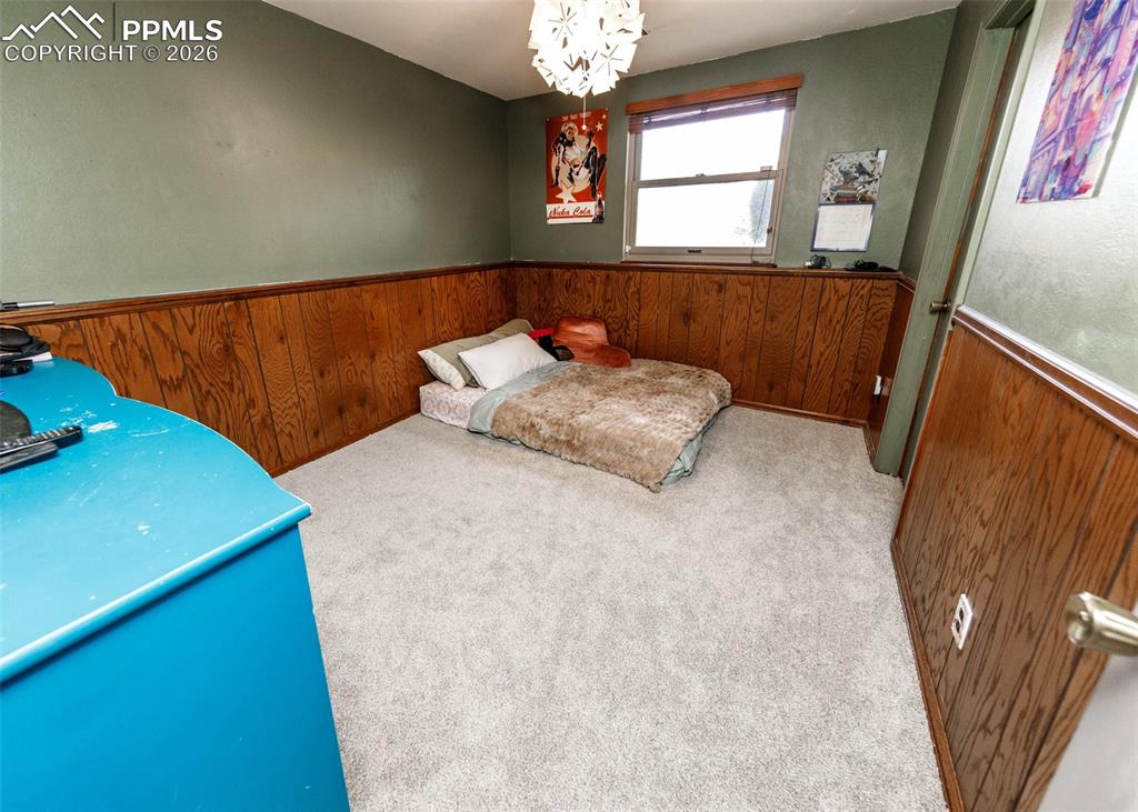 Image 33 of 48: Bedroom