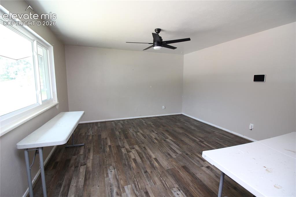 Image 4 of 26: Living Room