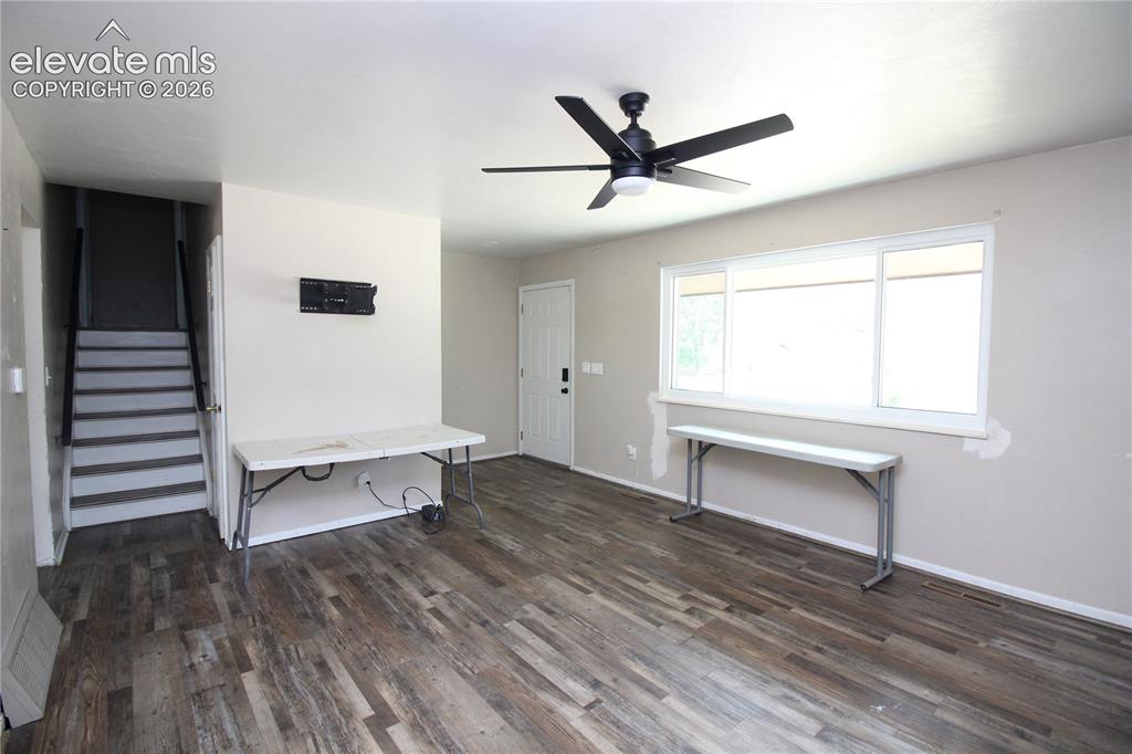 Image 5 of 26: Living Room