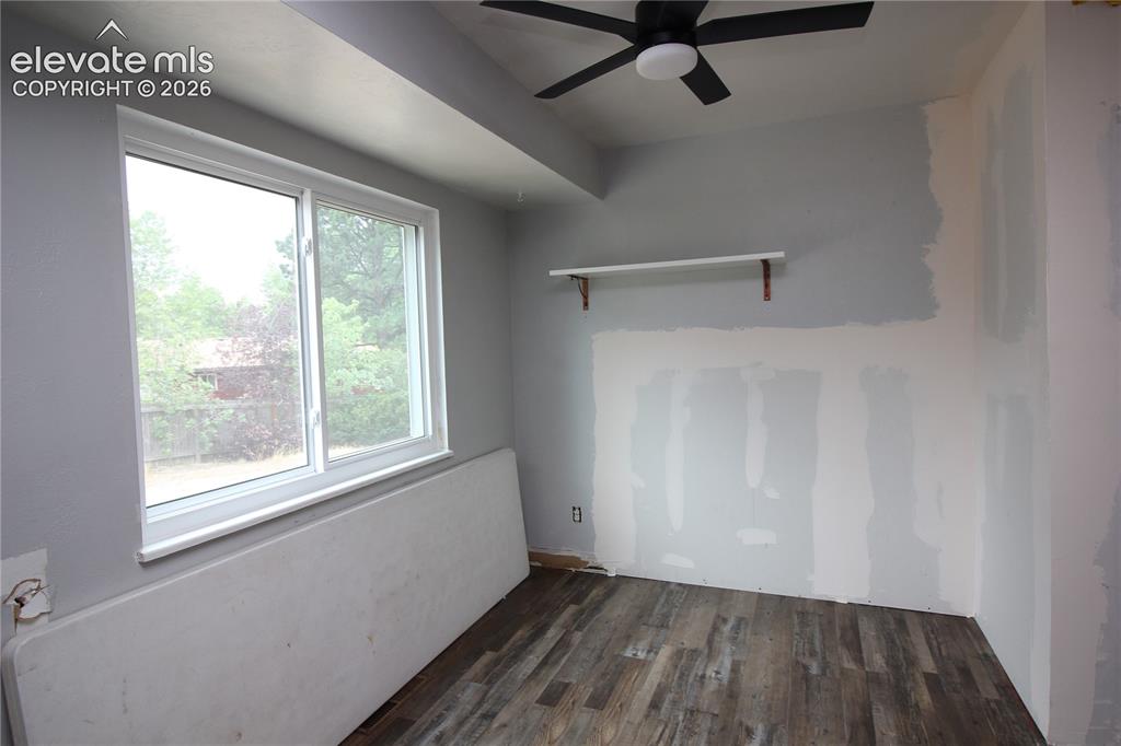 Image 8 of 26: Dining Area