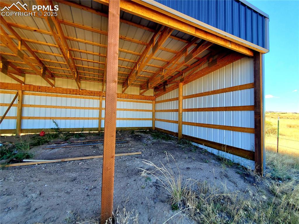 Image 18 of 27: Barn