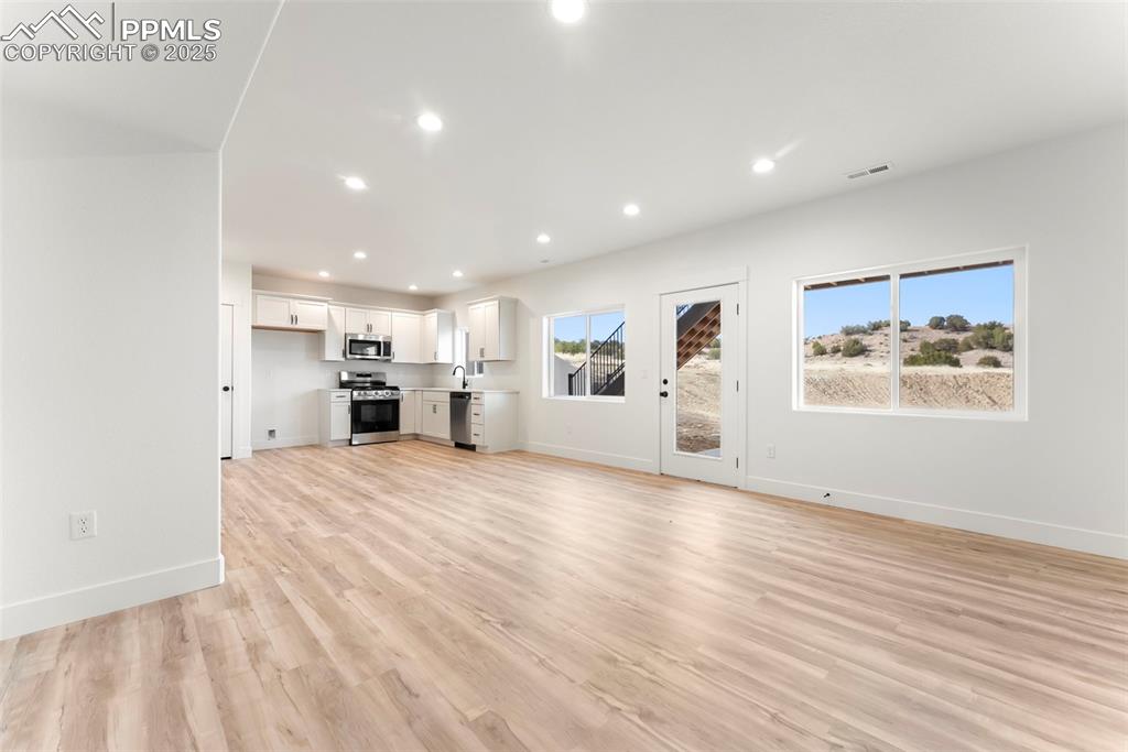 Image 23 of 36: Living Room