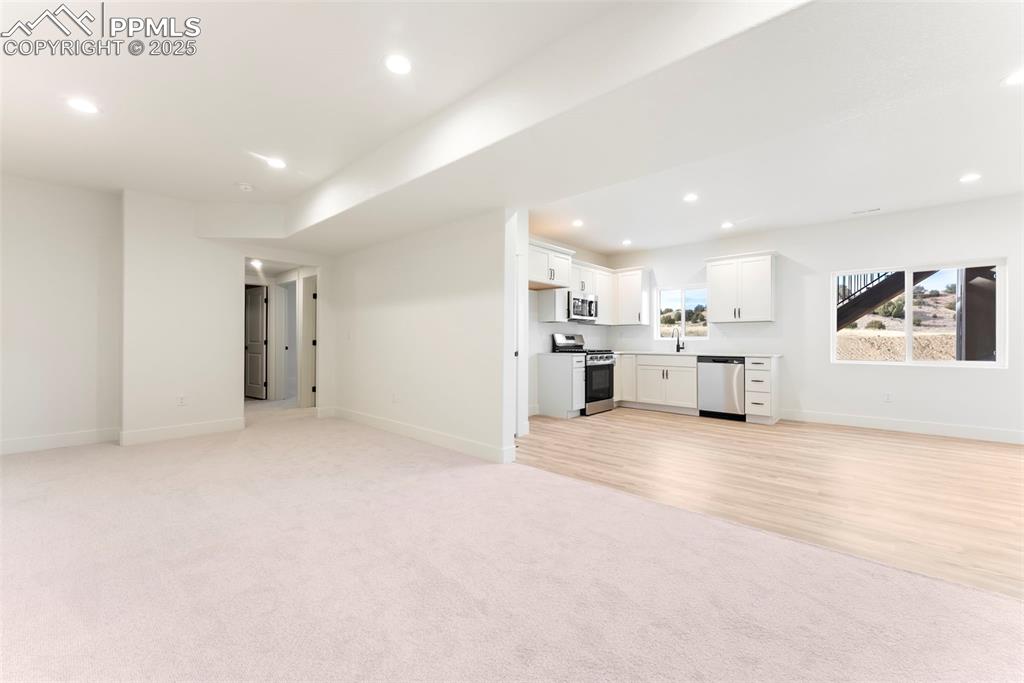 Image 24 of 36: Living Room