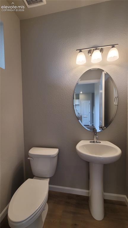 Image 18 of 32: Powder Room! 