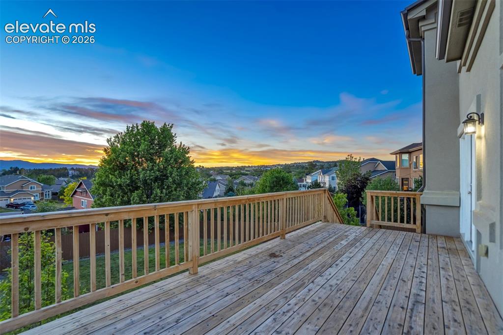 Image 48 of 50: Deck