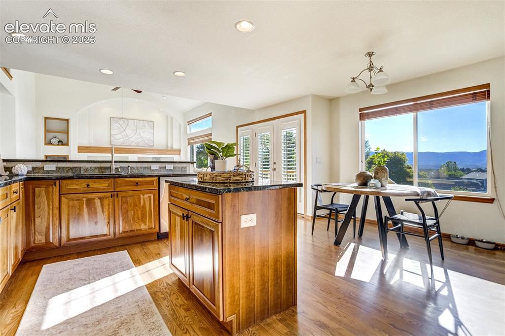 Image 9 of 50: Kitchen