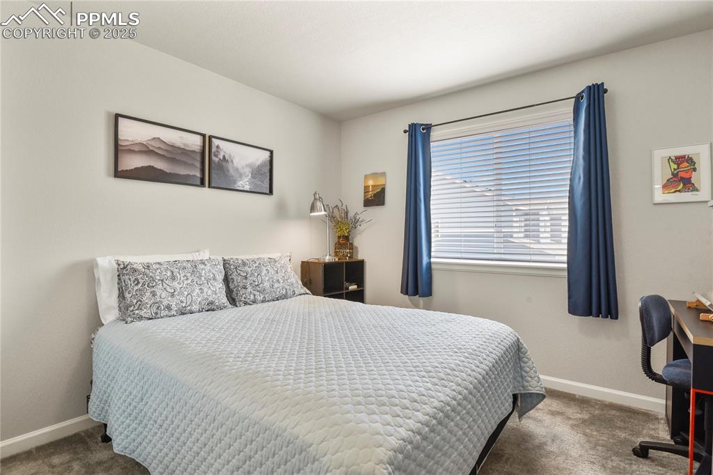 Image 13 of 20: Bedroom