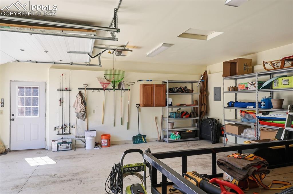 Image 43 of 50: Storage room 