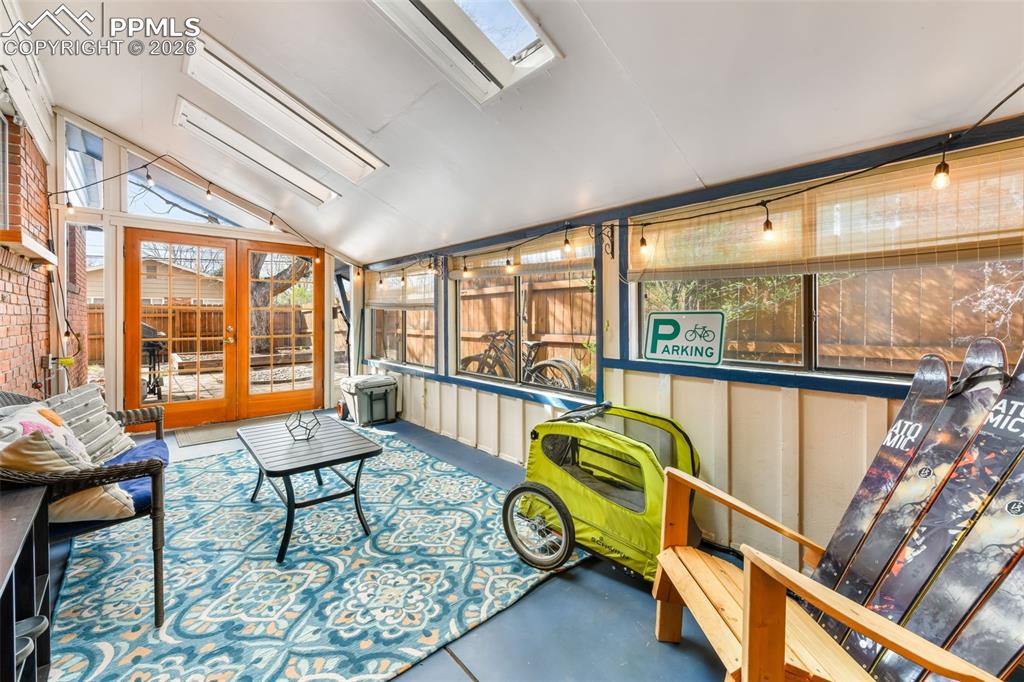 Image 15 of 50: Family Room