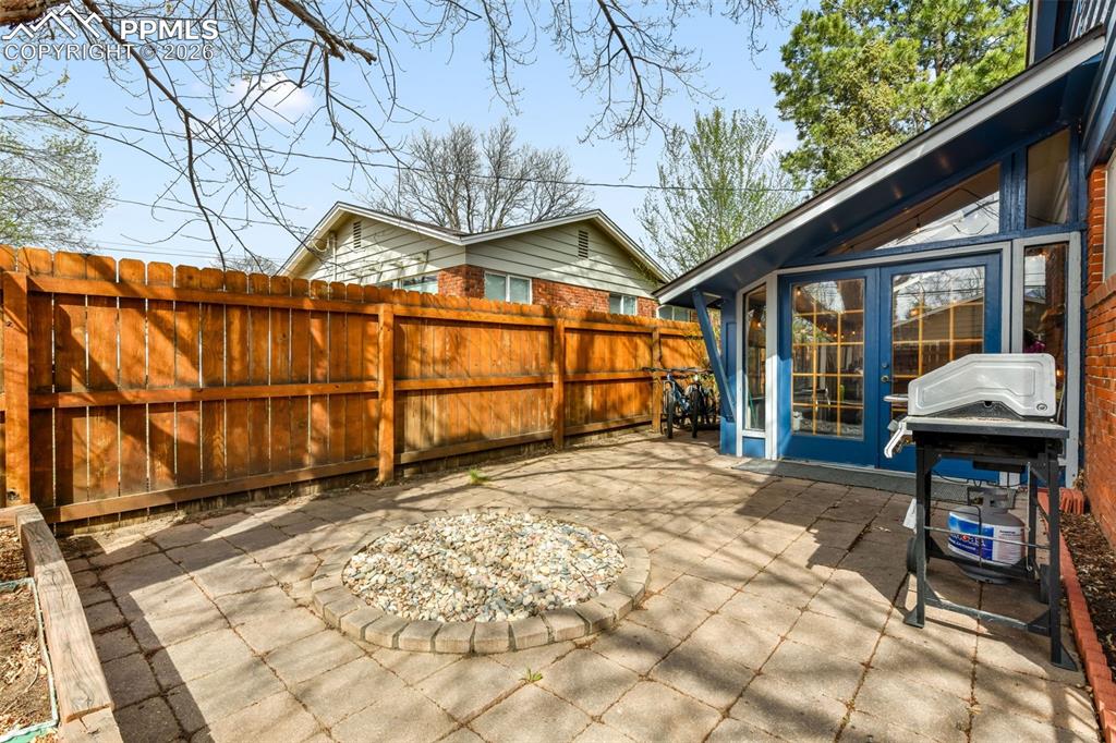 Image 29 of 50: Patio