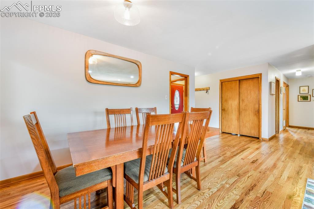 Image 9 of 50: Living Room