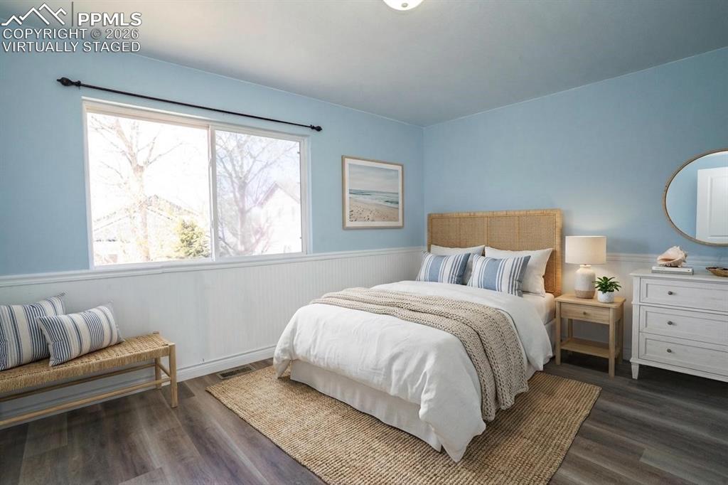 Image 21 of 43: Virtually staged, 2nd bedroom