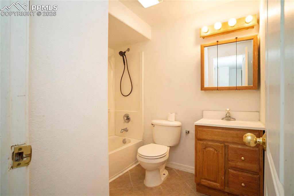 Image 37 of 43: basement