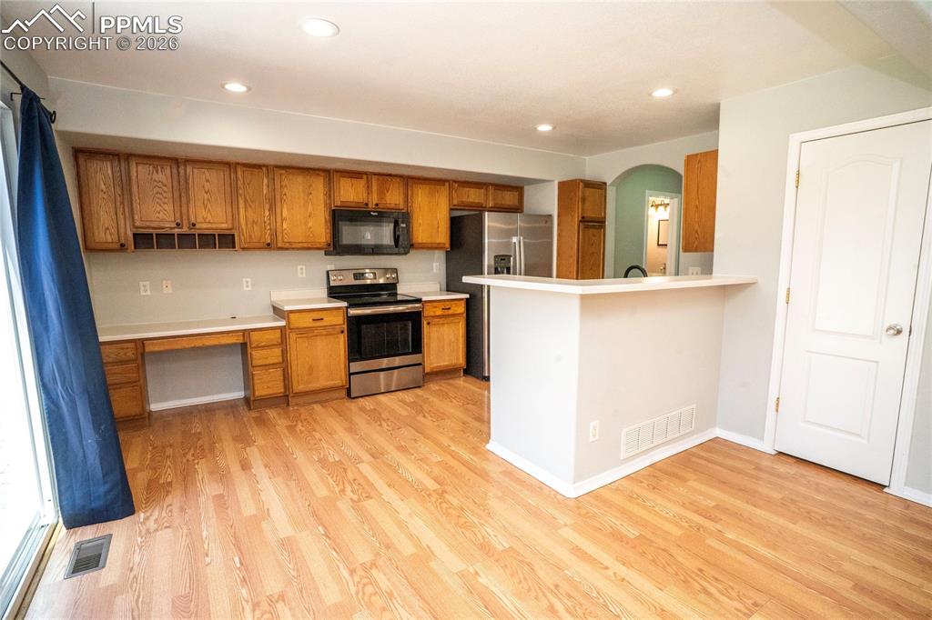 Image 8 of 43: Kitchen