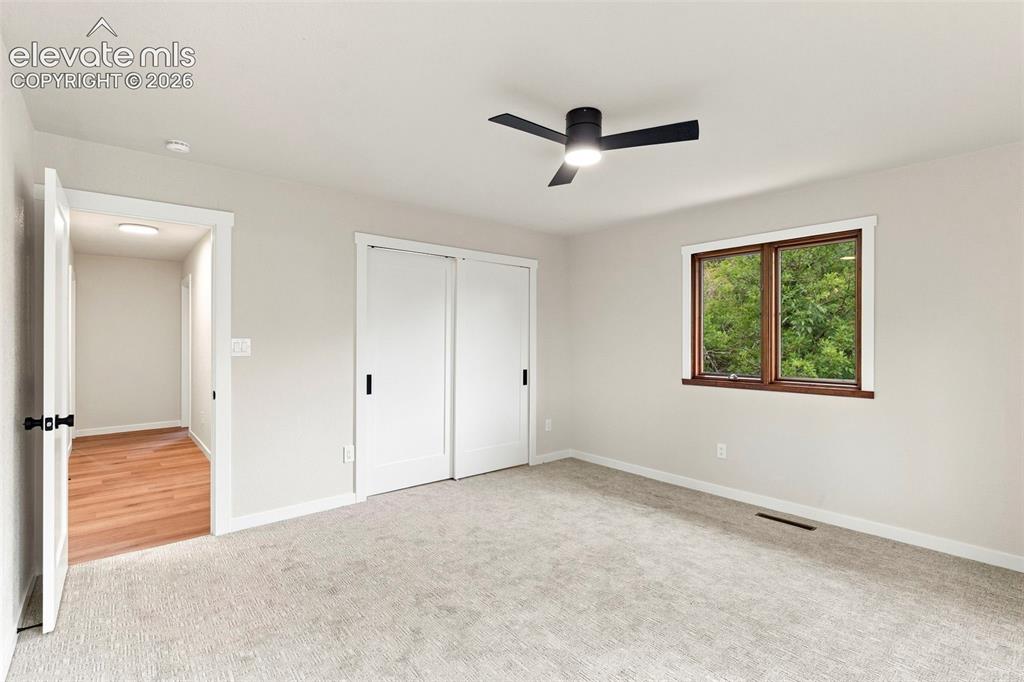 Image 16 of 41: Bedroom