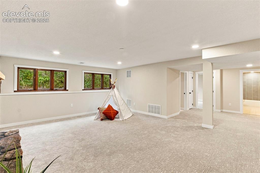 Image 25 of 41: Family Room