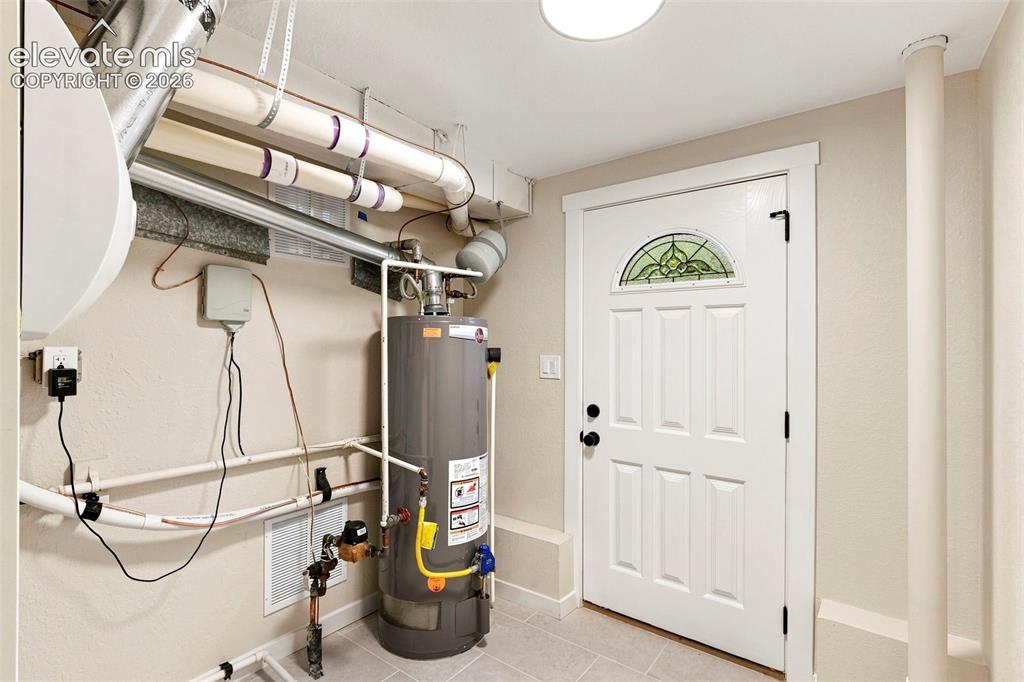 Image 31 of 41: Utility Room