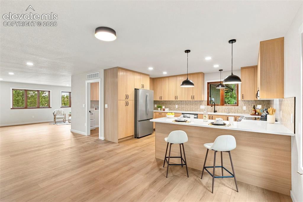 Image 5 of 41: Kitchen