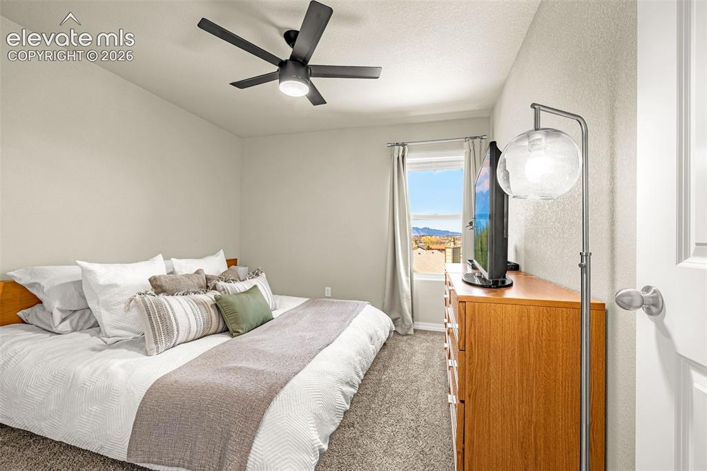 Image 16 of 49: Bedroom