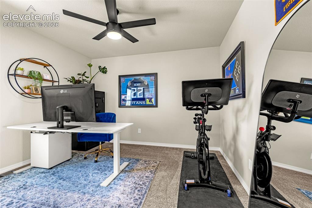 Image 18 of 49: Office