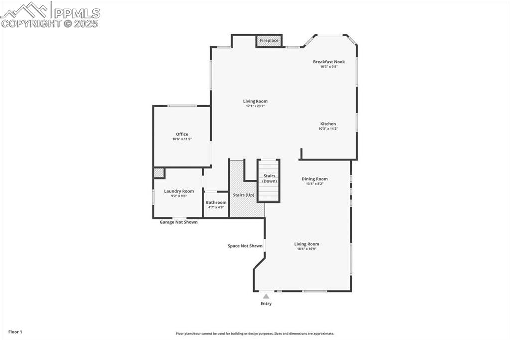 Image 29 of 30: View of room layout