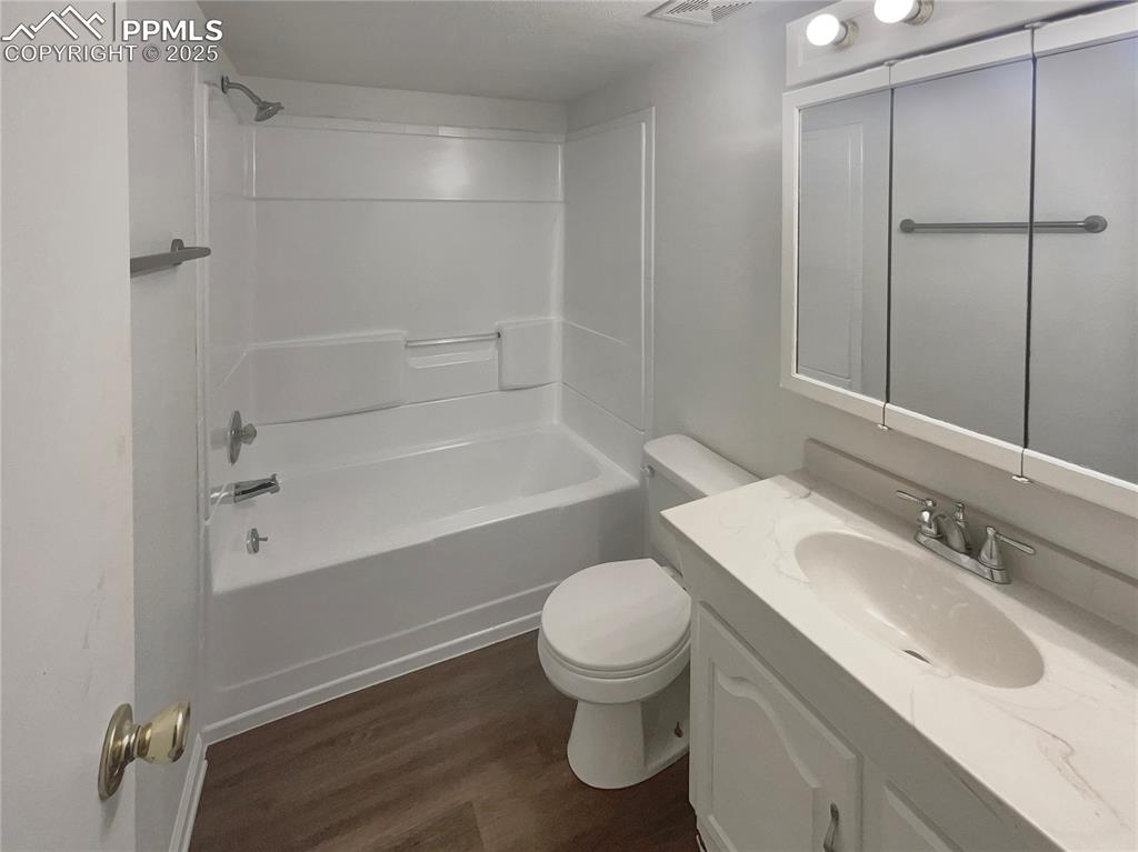 Image 17 of 26: No Description Available