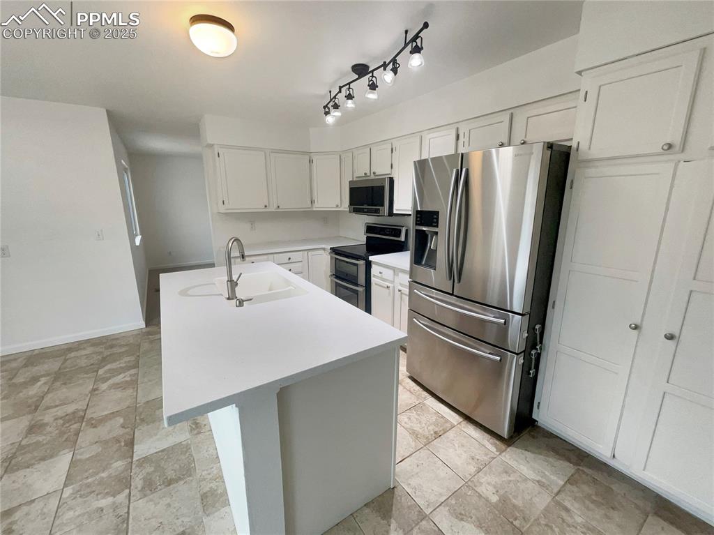 Image 2 of 26: No Description Available