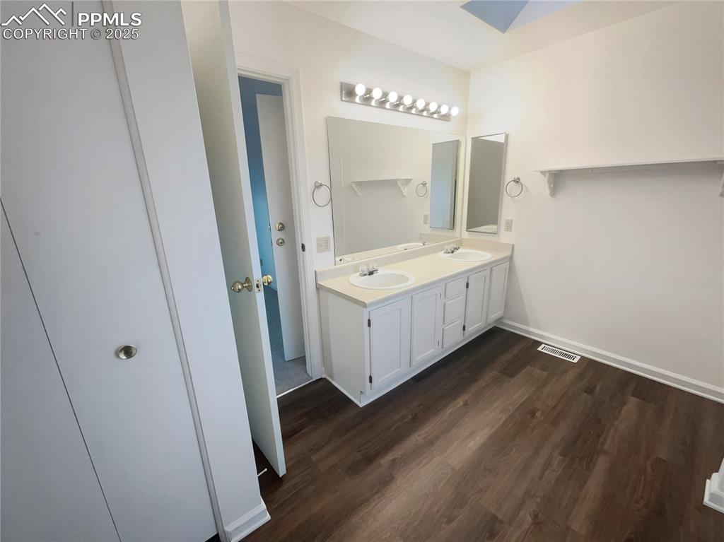 Image 24 of 26: No Description Available