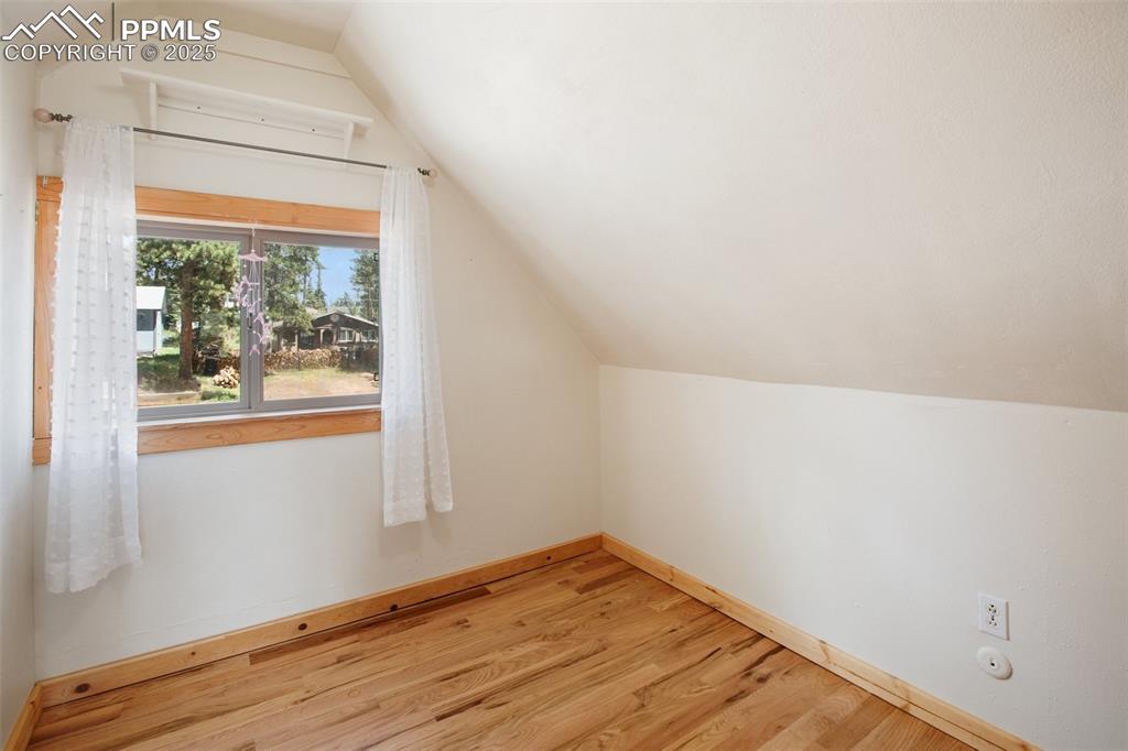 Image 22 of 43: Bedroom