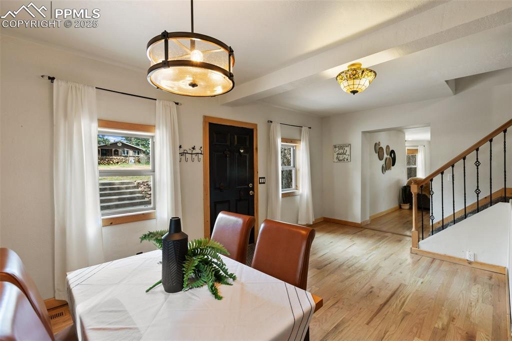 Image 3 of 43: Dining Area