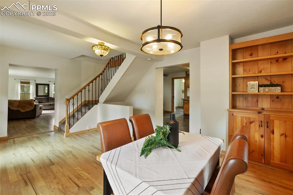 Image 4 of 43: Dining Area