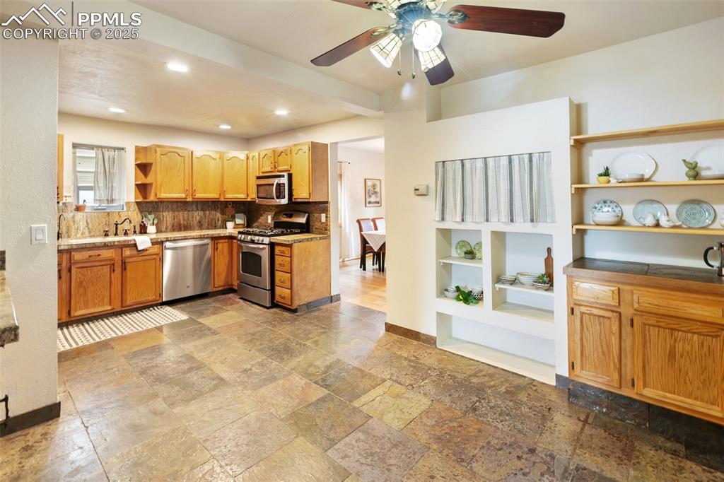 Image 8 of 43: Kitchen